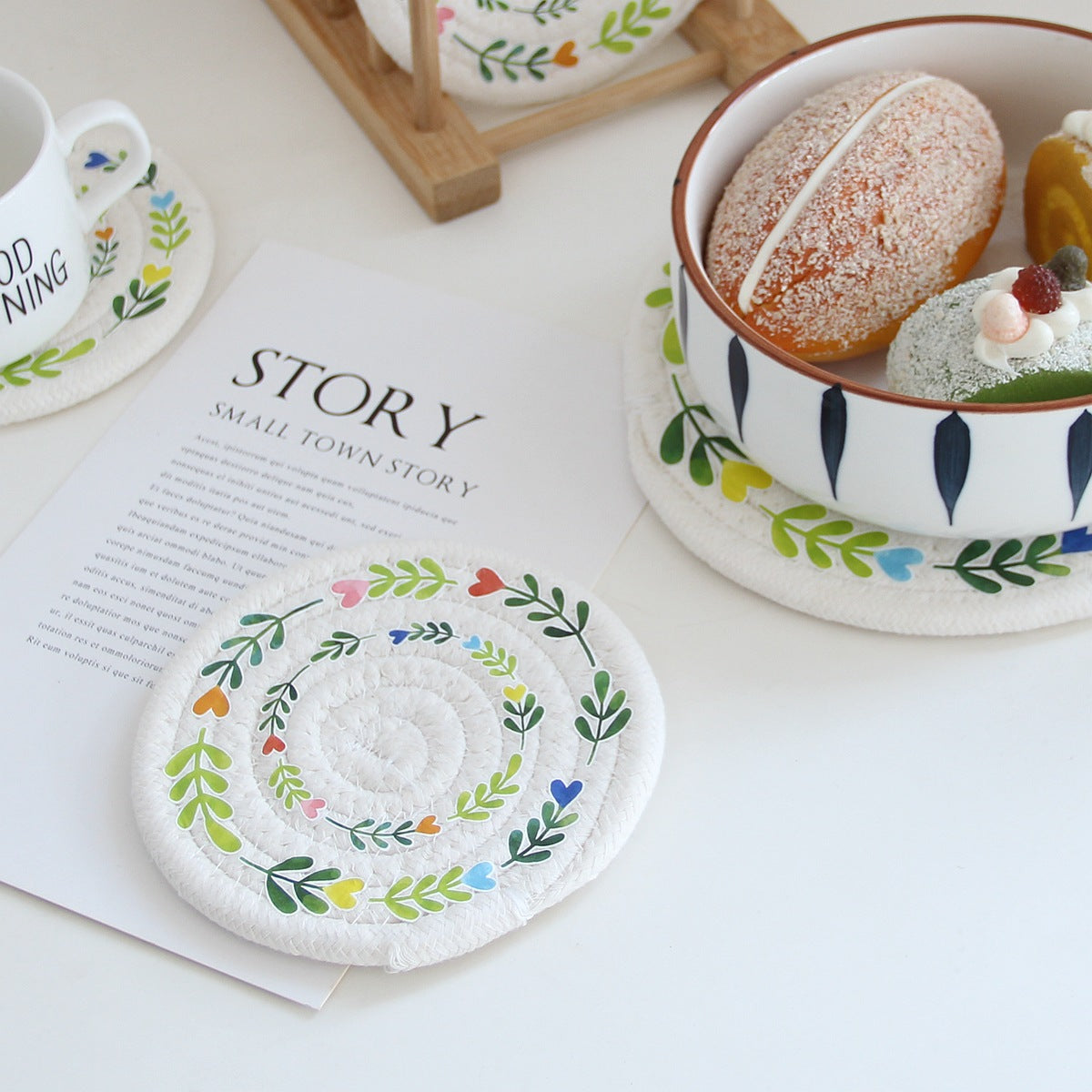 Nordic Strawberry Round Tea Coaster Handmade Woven Placemat Y40