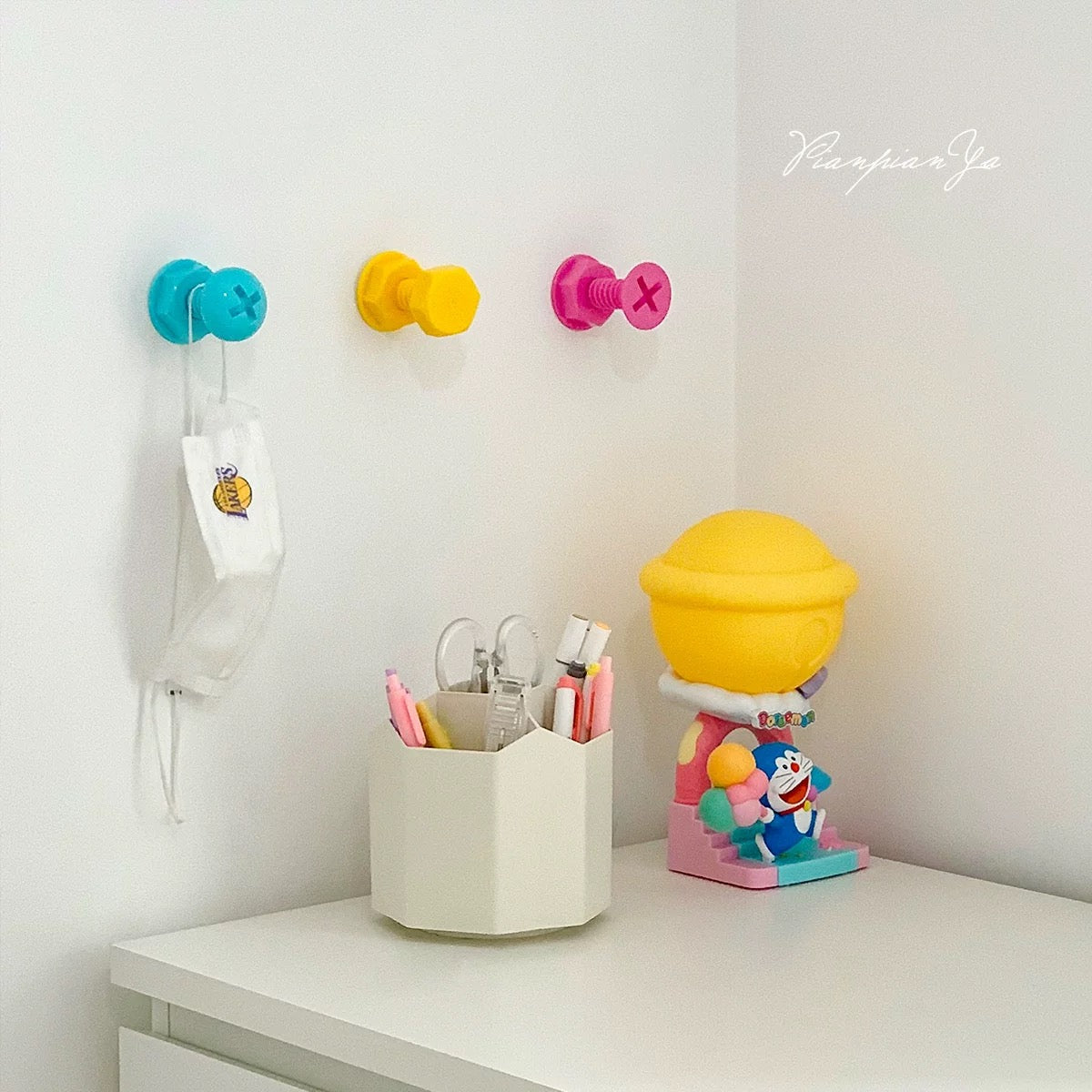 Creative Screw Shape Hook YP04