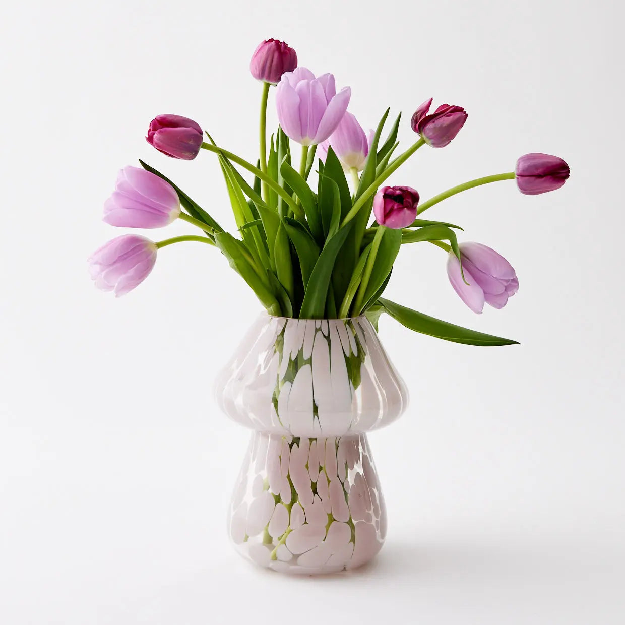 Vase en verre coloré aux champignons magiques rose