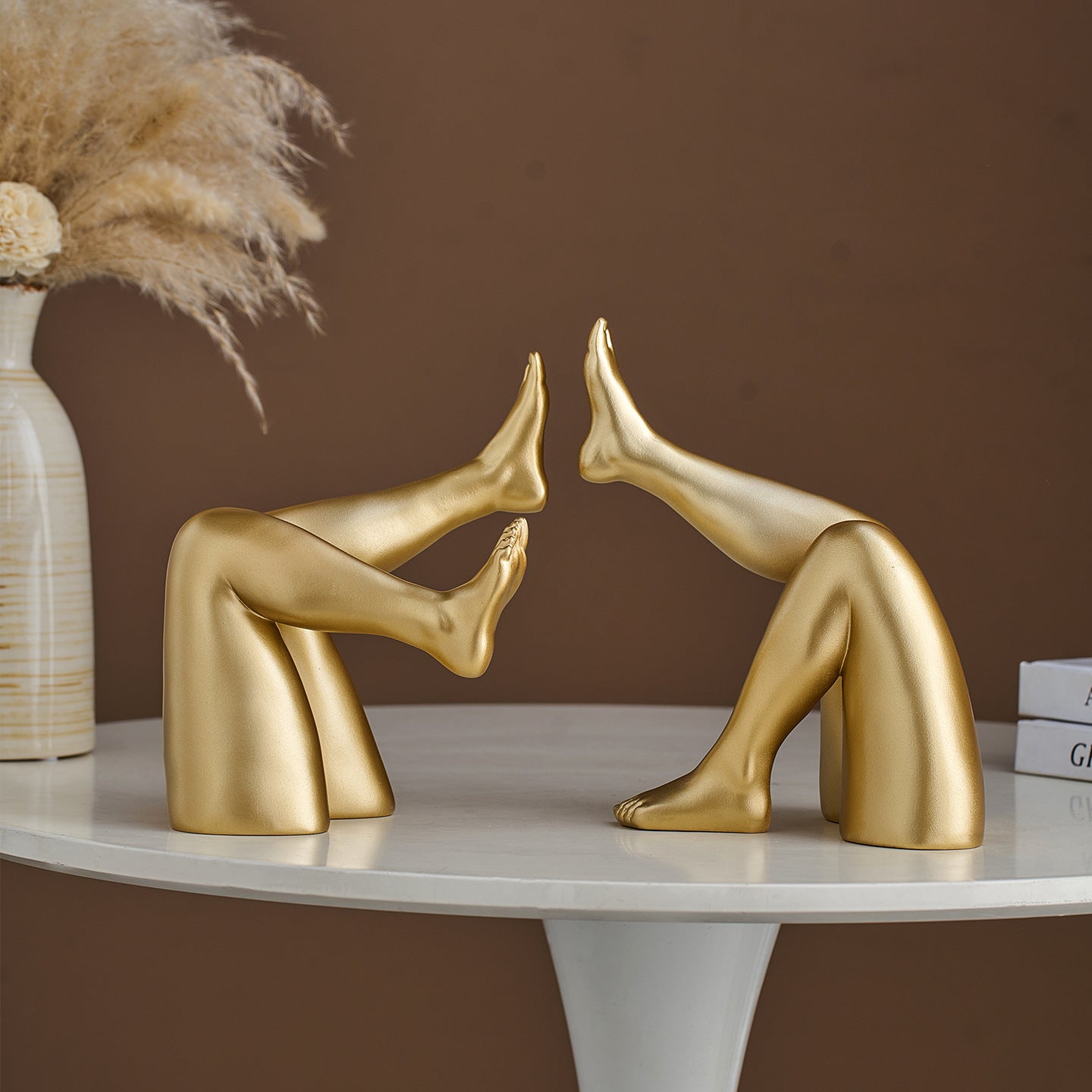 Cross-border specialty abstract figure art bookends, modern minimalist sculpture ornaments, living room entryway resin desktop ornaments