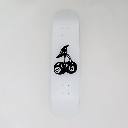 Decoración de pared con tabla de skate pintada a mano