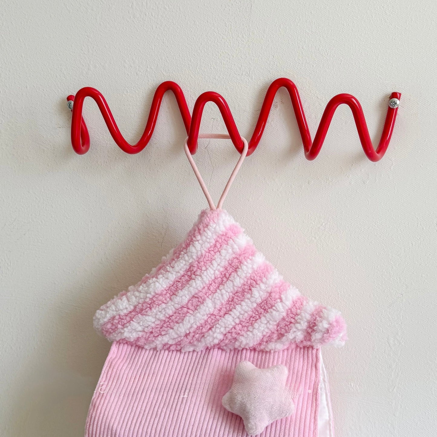 Modern Metal Wavy Wall Hook Rack