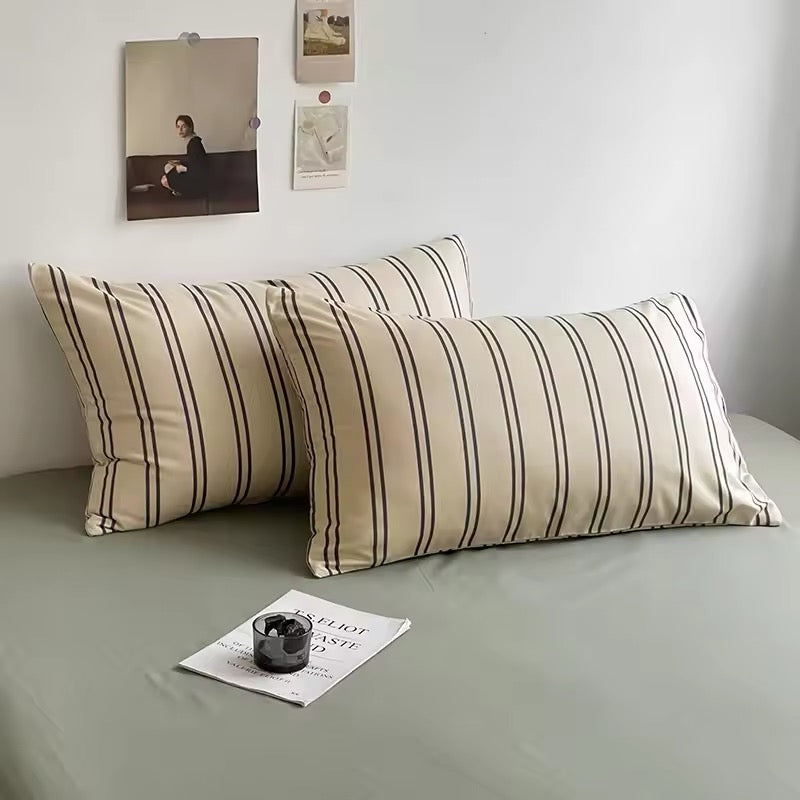 Retro Striped Bedding Set